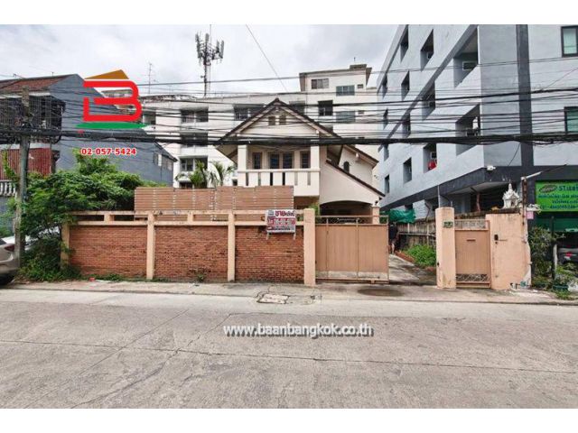 ที่ดินพร้อมบ้านเดี่ยว ซอยรามคำแหง 24 แยก 4 เนื้อที่ 60 ตรว. (ใกล้มหาวิทยาลัยรามคำแหง) ถนนรามคำแหง แขวงหัวหมาก บางกะปิ