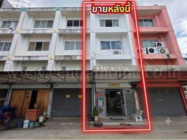 ตึกแถว 3.5 ชั้น รีโนเวทแล้ว ถ.พุทธมณฑลสาย 5 ต่อเติมพื้นที่ใช้สอย