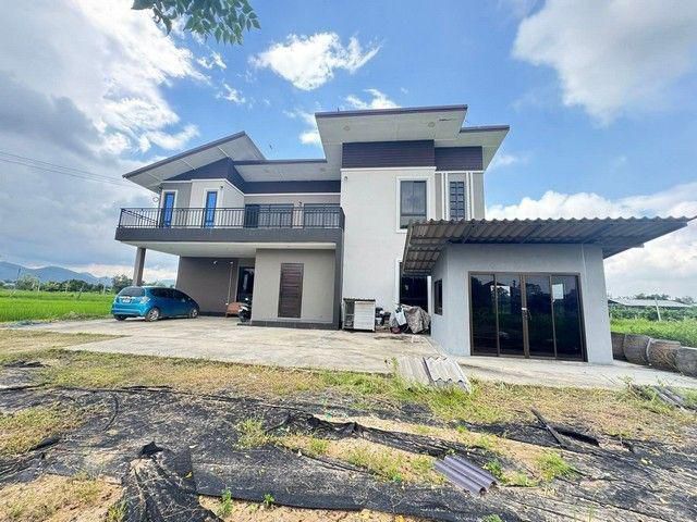 ขายบ้านเดี่ยว2ชั้น 4ห้องนอน สร้างใหม่ พื้นที่1ไร่ บ้านธิ ลำพูน