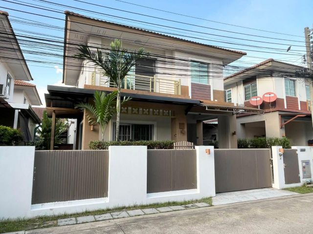 ให้เช่าบ้านแฝดสไตล์บ้านเดี่ยว 2 ชั้น โครงการ มัลดีฟส์ ปาล์ม