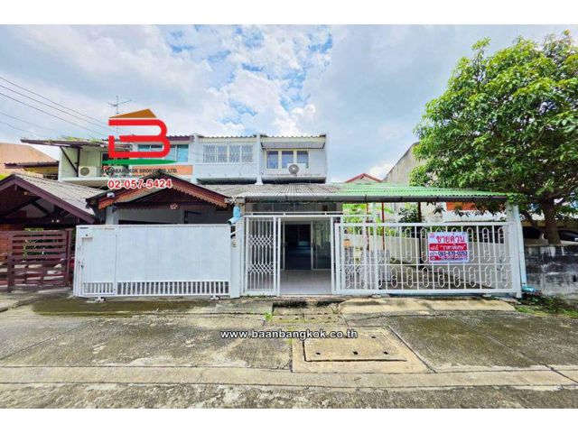 ทาวน์เฮาส์ 3 ชั้น เนื้อที่ 45 ตร.ว. หมู่บ้านชวนชื่น (รามคำแหง 102 ซอย 12) ถนนรามคำแหง แขวงสะพานสูง เขตสะพานสูง