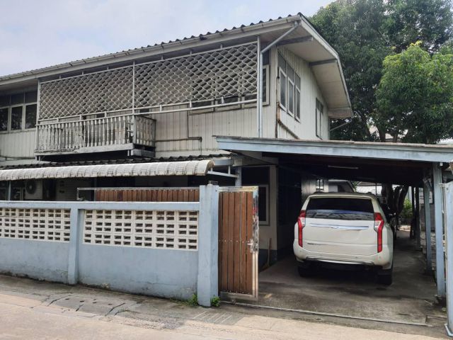 ขายบ้านเดี่ยว พื้นที่ 88 ตรว. เข้าซอยเพชรเกษม 68 เพียง 500 เมตร เหมาะเป็นที่อยู่อาศัย และทำธุรกิจ