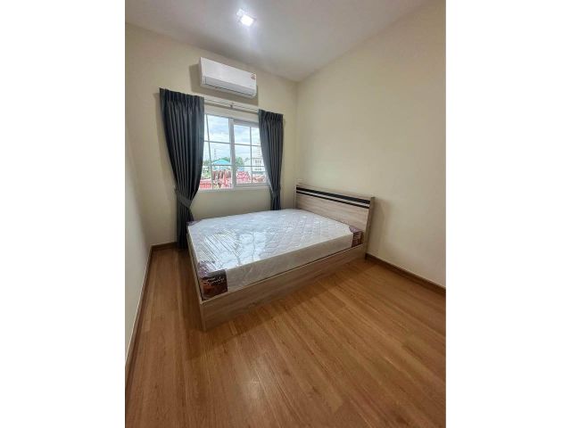 ให้เช่าทาวโฮม2ชั้น 4 ห้องนอน 3 ห้องน้ำ หมู่บ้าน โกลเด้นทาวน์ วิภาวดี-รังสิต ข้างโรงกษาปณ์ ใกล้ฟิวเจอร์พาร์ครังสิต