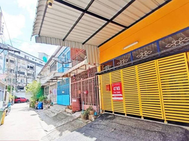 ขายถูกมาก!! ทาวน์เฮ้าส์ 2 ชั้น ทำเลทอง ซอยบางนา-ตราด 12 ใกล้ไบเทคบางนา เซ็นทรัล สี่แยกบางนาฯ