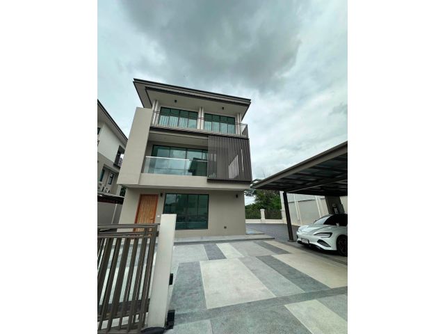 BS1077 ขายบ้านเดี่ยวหรู 3 ชั้น AQ Arbor สวนหลวง ร.9