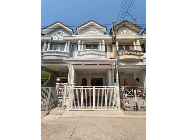RealEstate 905-50มณีรินทร์ เลค แอนด์ พาร์ค #WAN0164 ขายด่วน! ทาวน์เฮาส์ 2 ชั้นครึ่ง บ้านเล่นระดับ พื้นที่ใช้สอยเยอะ รา