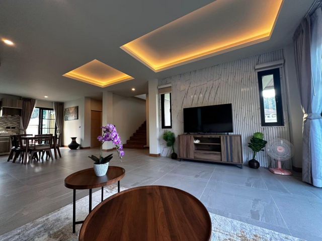 ขายพูลวิลล่า ใกล้หาดกมลา ภูเก็ต 15 ล้าน 55.7 ตร.วา 4 นอน 4 น้ำ สระว่ายน้ำ ตกแต่งสวย บ้านสร้างใหม่