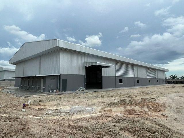 ให้เช่าโรงงานพร้อมใช้งาน 3 ไร่ ไฟฟ้า 250 kVA ทำเลบ้านบึง ชลบุรี รั้วล้อมรอบขอบชิด เดินทางสะดวก