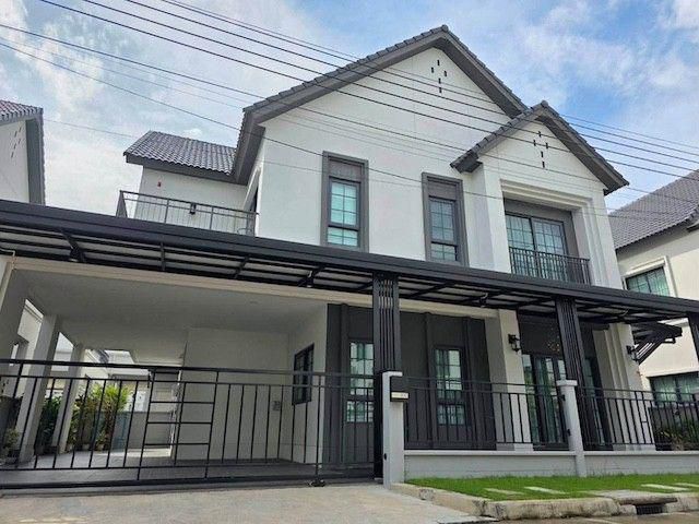 BH4425 ขายและเช่าบ้านหรู Centro บางนา บ้านเดี่ยว 2 ชั้น สไตล์ Mod