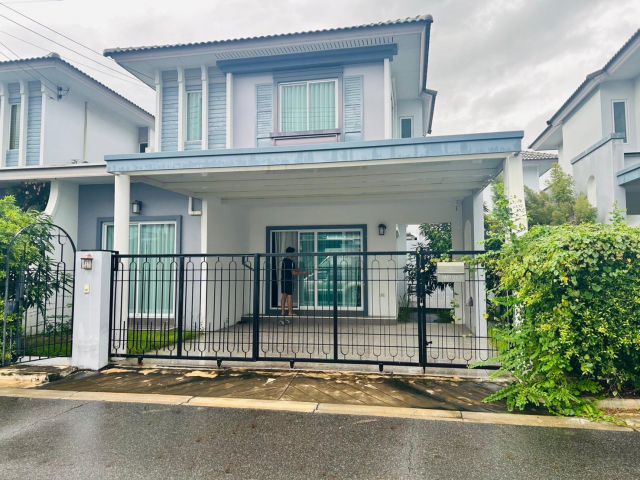 ขายบ้านแฝด Life in the Garden สุขุมวิท–บางแสน บ้านตกแต่งพร้อมอยู่ ทำเลดี ใกล้บางแสน พร้อมเฟอร์นิเจอร์และเครื่องใช้ไฟ