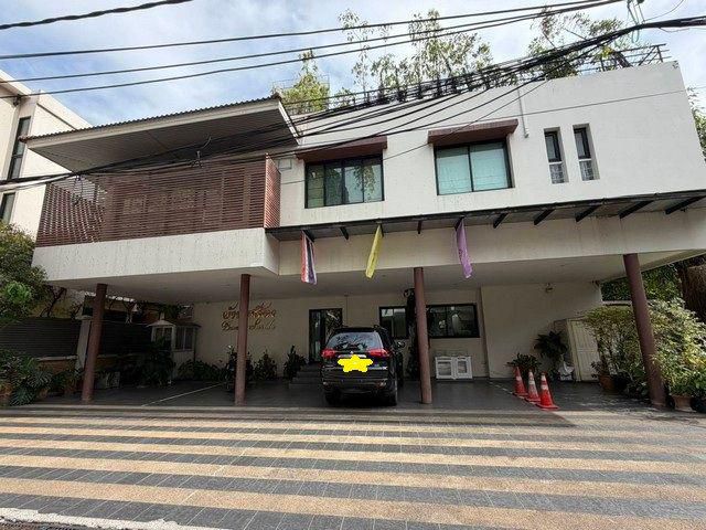 ให้เช่าบ้านหรูใจกลางสุขุมวิท 220 ตรม. 3 นอน บ้านศศิดา สุขุมวิท 24