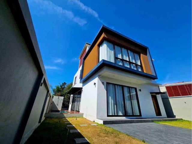 ขายบ้านเดี่ยว พูลวิลล่า 2 ชั้น + ดาดฟ้า 4 ห้องนอน ห้วยใหญ่ #PV14