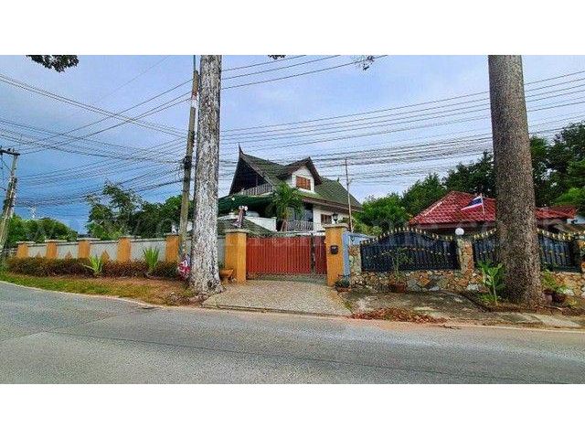 บ้านเดี่ยว พูลวิลล่า 3 ชั้น ซ.เทพนิมิตร บางละมุง ราคาถูกมาก