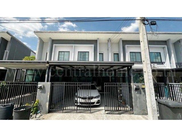 ทาวน์โฮม 2 ชั้น บริทาเนีย วงแหวน - หทัยราษฎร์ ลำลูกกา Built-in