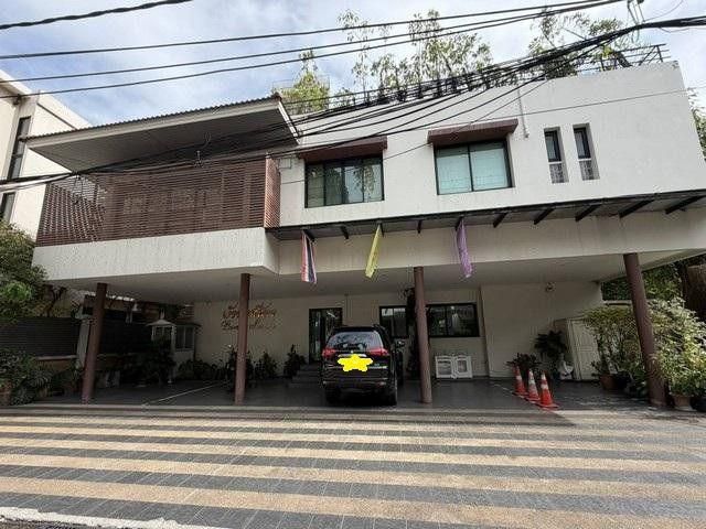 ให้เช่าบ้านหรูใจกลางสุขุมวิท 220ตรม. สุขุมวิท24 ใกล้BTSพร้อมพงษ์