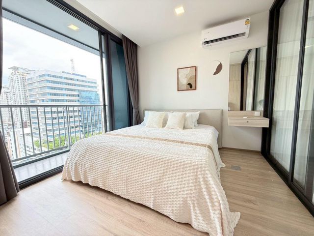 For rent Condo XT Phayathai Fully Furnished  (S03-2803)