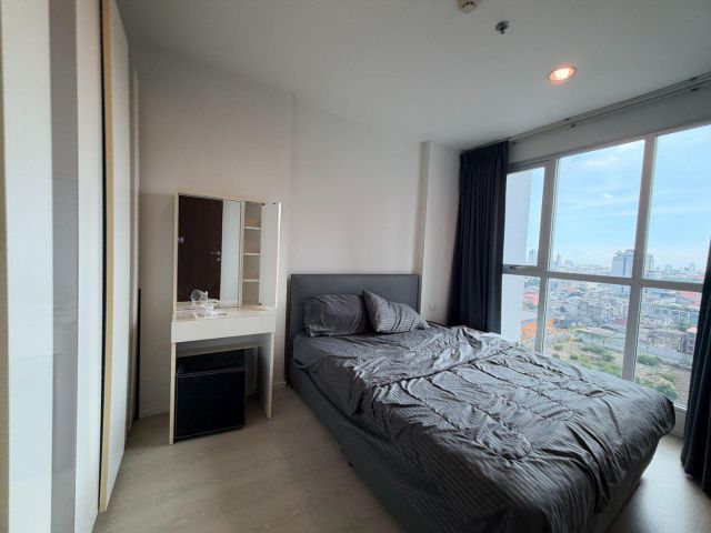 For rent Condo Rhythm Sathorn-Narathiwas Fully Furnished (S15-39524)