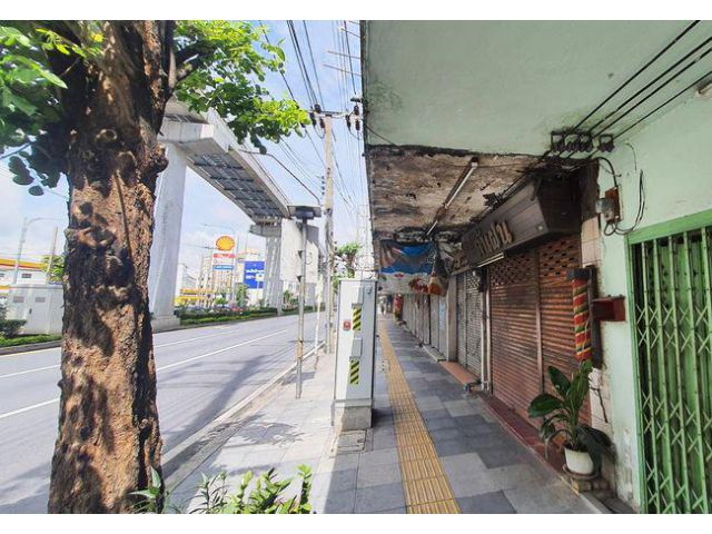 ขายอาคารพาณิชย์ ปากซอยลาดพร้าว 37 ห้วยขวาง กรุงเทพมหานคร เนื้อที่ 11 ตร.ว.