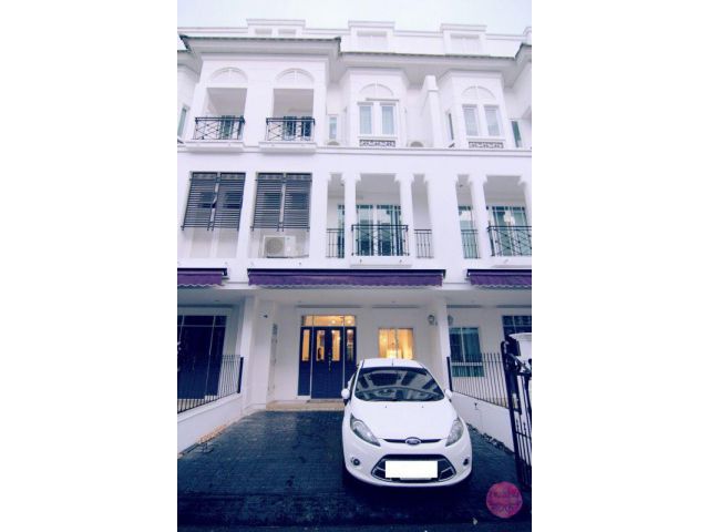 For rent  Townhouse Leon Sukhumvit 62 3-story Fully Furnished  (S03-2805)