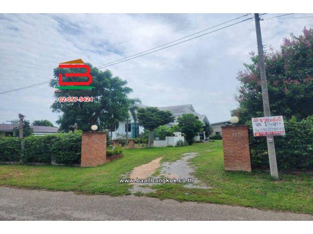 บ้านเดี่ยว 2 ชั้น เนื้อที่ 400 ตร.ว. หมู่บ้านหนองเสือดำ ซอยไร่แลนด์ 2 ทางหลวงแผ่นดินหมายเลข 3218 (สายหัวหิน-โป้งแย้)