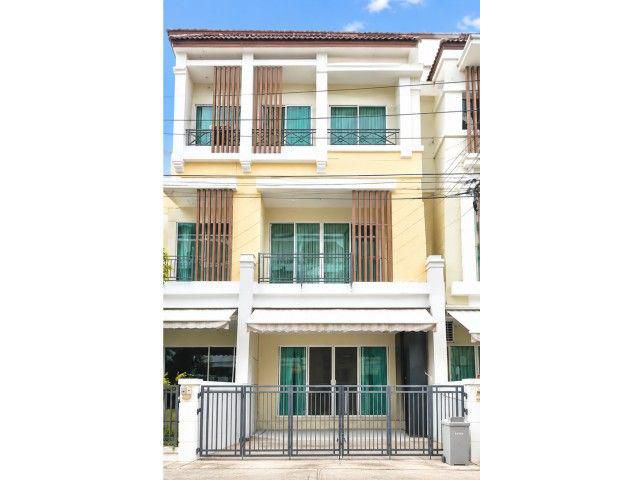 ย่านเกษตร-นวมินทร์ ทาวน์โฮม แยกลาดปลาเค้า 81 400ม.