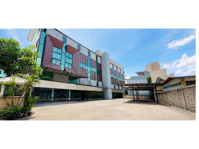 ขายโรงแรม 3 ดาว 45 ห้องพัก ใจกลางเมืองพิษณุโลก ริมถนนมิตรภาพ รายได้ดี พร้อมดำเนินกิจการต่อรับรายได้ทันที