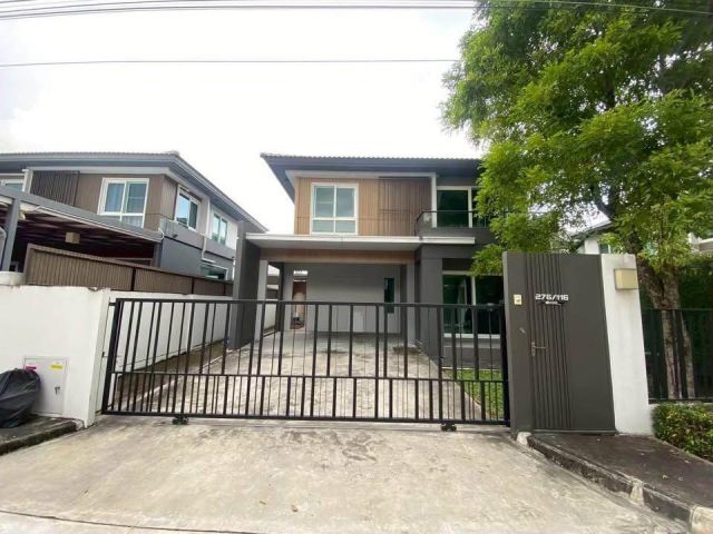 ขาย ให้เช่า บ้านเดี่ยว 2 ชั้น หมู่บ้านมัณฑนา ศรีนครินทร์-ร่มเกล้า Romklao Road 24