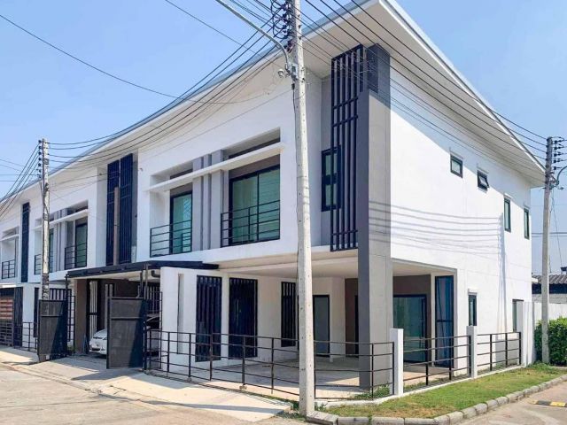 ขาย บ้าน EK Town พุทธมณฑลสาย 4 ทาวน์โฮม 2 ชั้น 3 นอน 2 น้ำ ขนาด 31 ตรว 124 ตรม ใกล้ เพชรเกษม อ้อมน้อย พุทธสาคร ศาลายา