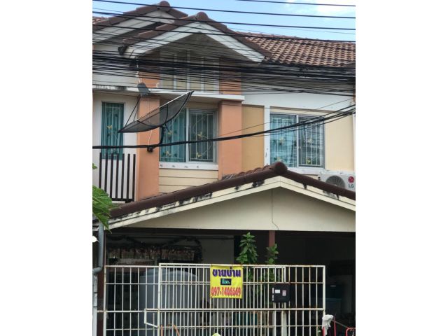 บ้านทาวน์เฮ้าส์ 2 ชั้น น้ำไม่ท่วมนะคะ ม.พฤกษา51 ทำเลหน้าสวน
