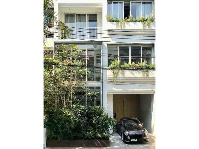 ขาย ทาวน์โฮม สุขุมวิท 49 ซอยพร้อมพรรค ขนาด 24.4 ตร.ว. 3 ห้องนอน