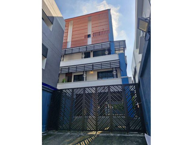 ให้เช่าสำนักงาน4ชั้น สุทธิสาร–ห้วยขวาง ระหว่าง MRT สุทธิสาร และ MRT ห้วยขวางใกล้ KIS International School และใกล้ SISB