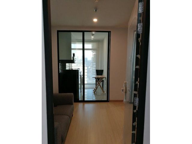 คอนโด 1 ห้องนอนทันสมัย ในทำเลทองสาทร บางกอก ฮอไรซัน สาธร ยานนาวา – ชั้นสูง พร้อมเข้าอยู่ได้ทันที