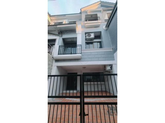 ให้เช่าทาวน์โฮม 3 ชั้น 3 ห้องนอน โครงการ บ้านกลางเมือง รัชดา เหม่