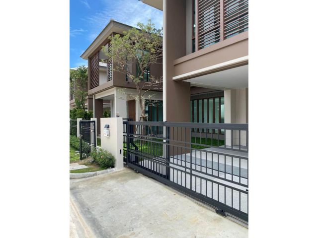 U1509 ปล่อยเช่าบ้านเดี่ยว 2 ชั้น พร้อมเฟอร์ หมู่บ้านบุราสิริ กรุงเทพกรีฑา Burasiri Krungthep Kreetha ซอยประชาร่วมใจ ใกล้
