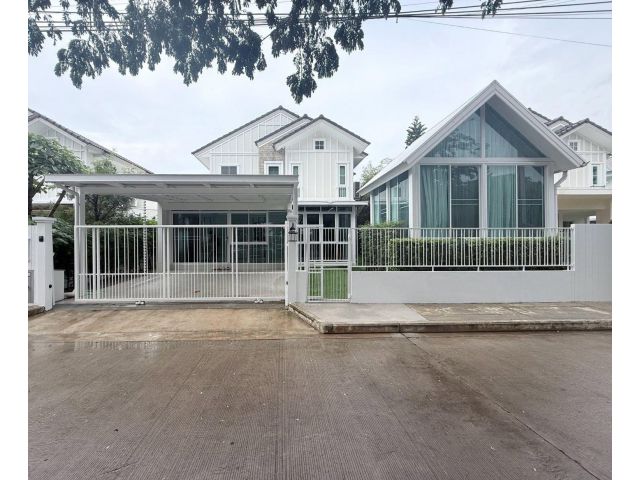 U1510 ให้เช่าบ้านเดี่ยว 2 ชั้น โครงการ Villaggio 2 ศรีนครินทร์-บางนา บ้านพร้อมเฟอร์ ทำเลดีเดินทางสะดวก เข้าออกได้หลายทาง