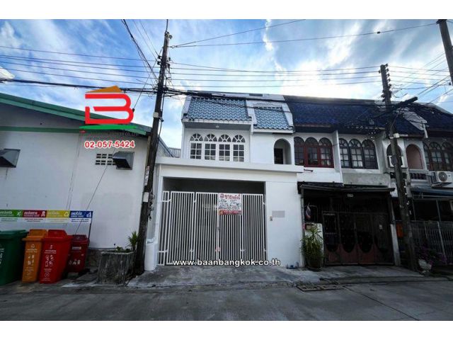 ทาวน์เฮาส์ 2 ชั้น (หลังริม) เนื้อ 25 ตร.ว. หมู่บ้านศิริชัย ซอยรามอินทรา 14 แยก 22 (ซอยมัยลาภ) ถนนรามอินทรา เขตบางเขน