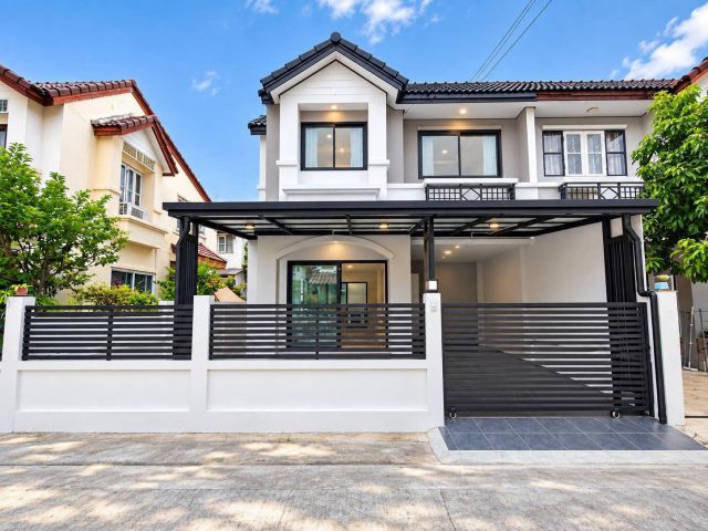 หมู่บ้านอักษรา บางบัวทอง ทาวน์เฮาส์ 2 ชั้น ใกล้รถไฟฟ้า MRT แยกบางพลู ตกแต่งใหม่พร้อมอยู่