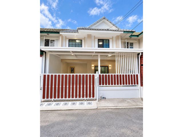 หมู่บ้านพฤกษา 30/1 ถนนบ้านกล้วยไทรน้อย ทาวน์เฮาส์ 2 ชั้น ตกแต่งใหม่พร้อมอยู่ บ้านหน้ากว้าง 6 เมตร พร้อมเฟอร์นิเจอร์