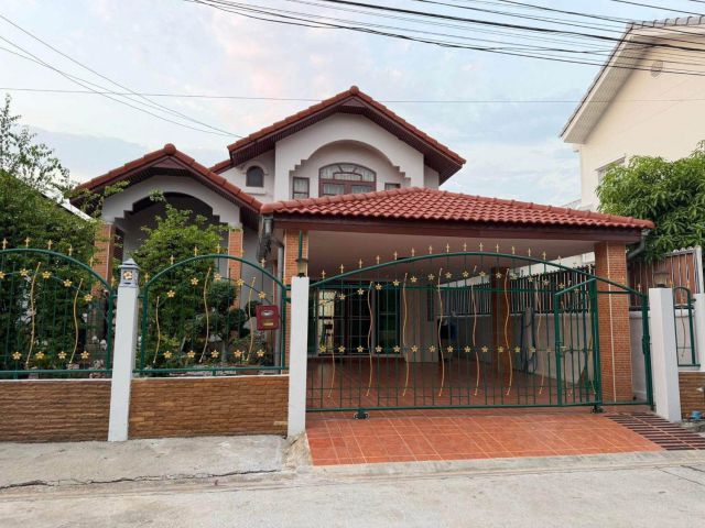 U1513 ให้เช่าบ้านเดี่ยว 2 ชั้นหมู่บ้านชวนชื่น วัชรพล รามอินทรา ใกล้ห้างใกล้ตลาด ใกล้ทางด่วน BTS ทำเลดีเดินทางสะดวกเข้าออ