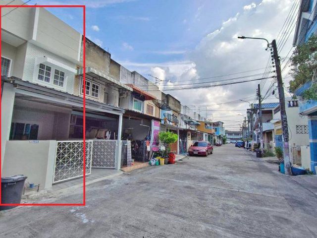 ขายทาวน์เฮ้าส์ 2 ชั้น ซอยอำนวย 5 แยกจรัญสนิทวงศ์ 37 ราคาถูก