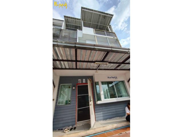 ขายทาวน์โฮม3ชั้นแปลงมุมโครงการบ้านใหม่1ซอยพุทธบูชา36พื้นที่25.3 ต