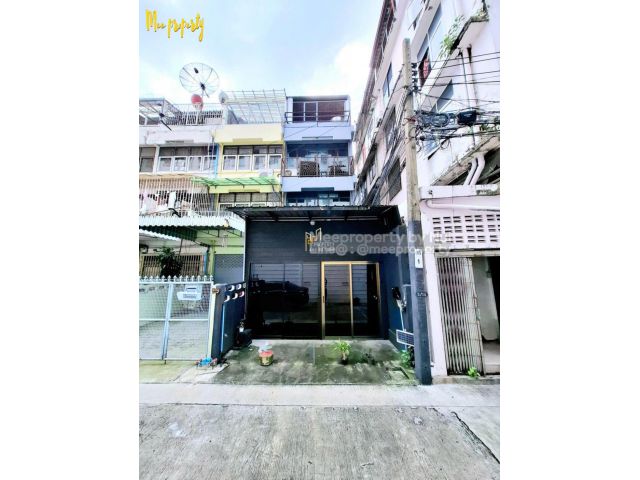 บ้าน townhome สีลม 3 ชั้น พื้นที่ใช้สอย 300 ตร.ม. ย่านสีลม