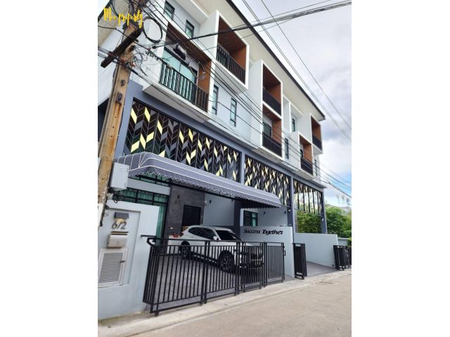 ขาย / เช่า โฮมออฟฟิศ 3.5 ชั้น แปลงมุม สไตล์ Modern Luxury