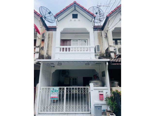 ขายทาวน์เฮ้าส์ 2 ชั้น หมู่บ้านเลิศอุบล (Lert Ubon Watcharapol) ซอย 8 ห้าแยกวัชรพล 3 ห้องนอน ใกล้ตลาดจินดา ตกแต่งพร้อมอยู