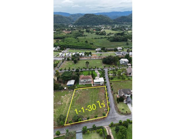 ที่ดิน 1-1-30 ไร่ ปากช่องเขาใหญ่ ต.หมูสี ใกล้วงเวียนบ้านไร่