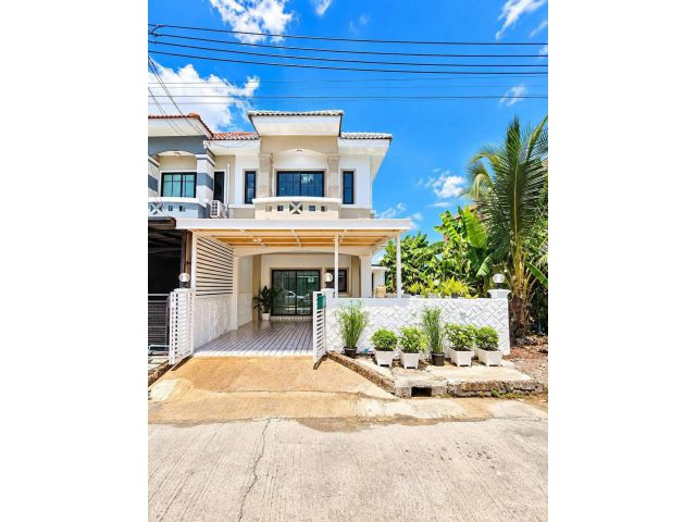 หมู่บ้านนิวเวิล์ดวิลล์ ถนน340 บางบัวทอง-สุพรรณบุรี ทาวน์เฮ้าส์ 2 ชั้น