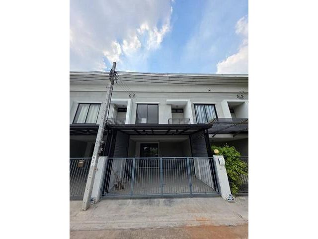ขายทาวน์โฮม2ชั้น 21 ตร.ว. ย่านสุขาภิบาล2 ลาดกระบัง