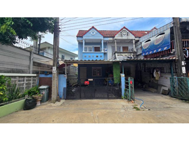ทาวน์เฮ้าส์2ชั้น หลังริม พท.21 ตร.ว หมู่บ้านบัวหลวง1 หนามแดง ใกล้เมกาบางนา ถนนบัวนครินทร์ บางพลี สมุทรปราการ