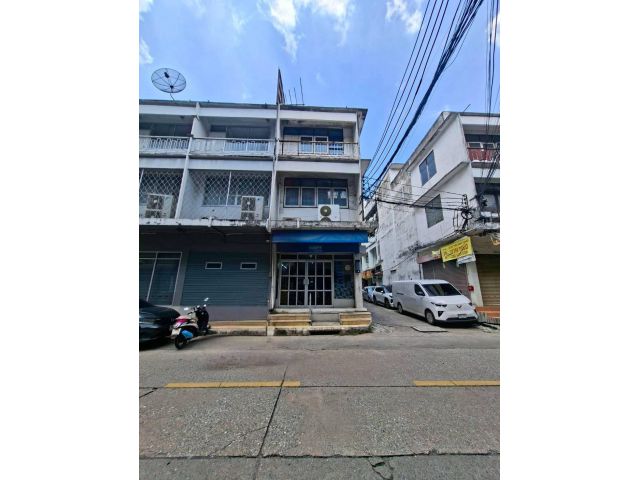 ขายอาคารพาณิชย์ 3.5 ชั้น 1 คูหา หลังมุม ซ.ปรีดีพนมยงค์ 26 (N.2364)