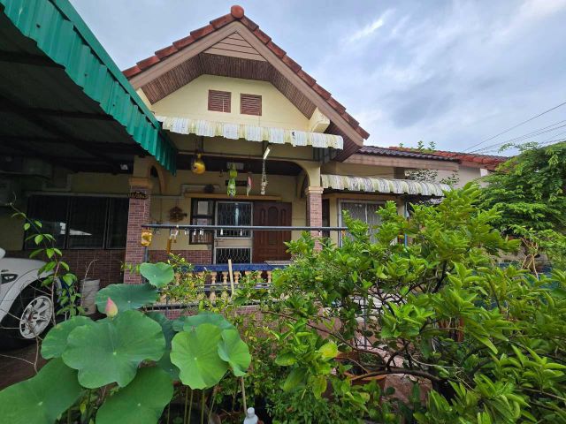 บ้านเดี่ยวไทรม้า-รัตนาธิเบศร์ (บางรักน้อย ซ.16/2) ใกล้ MRT และจุดขึ้นลงทางด่วนงามวงศ์วาน พื้นที่ 54 ตร.วา (99 ตร.ม.) 4 ห